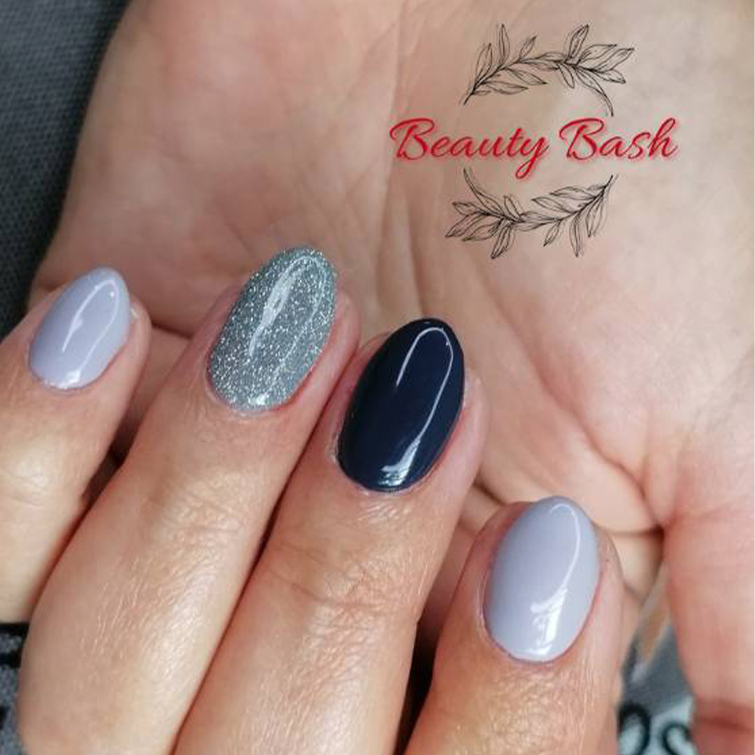 Beauty Bash Nail Salon based in Senekal Free State. Located at Hendersons Lodge / Guesthouse / The Lounge Restaurant and bar